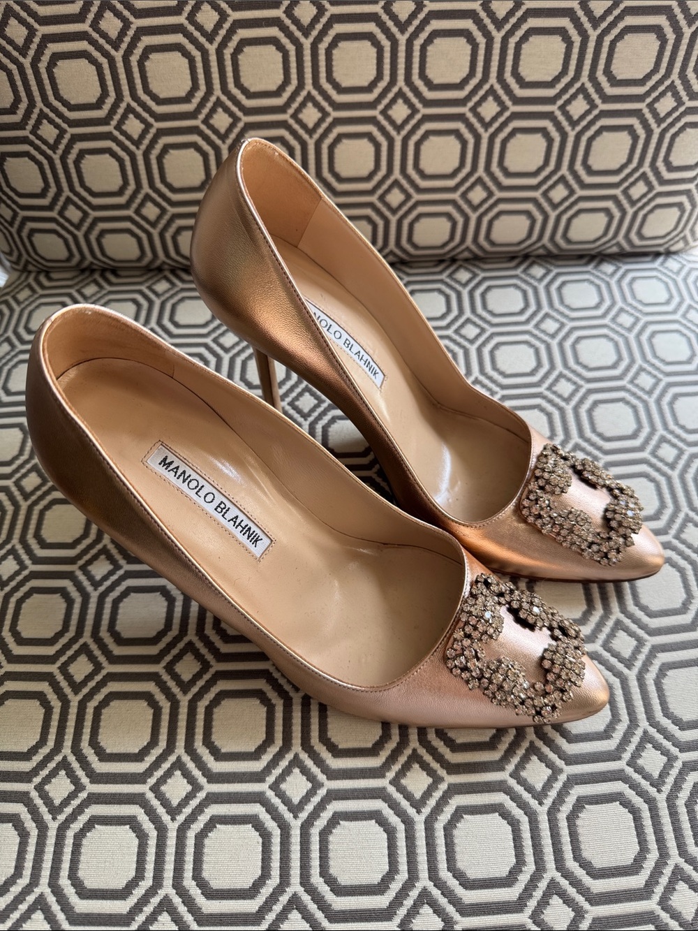 Manolo Blahnik Rose Gold / Copper Leather Hangisi 105